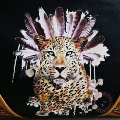 sac bandoulière en wax marron plume avec flocage léopard