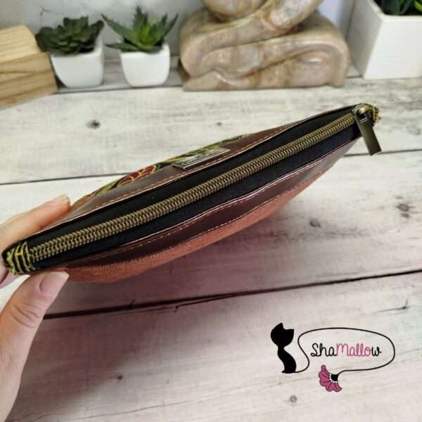 Pochette Okala en tissu wax feuillage vert & similicuir bronze – Image 3