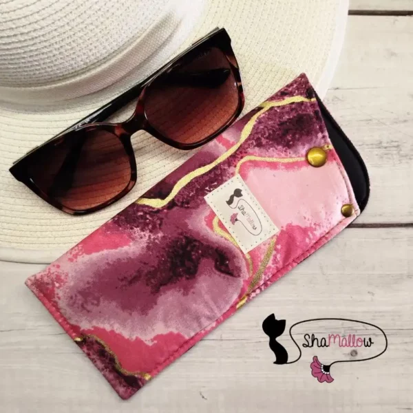 Etui à lunettes en wax marbré rose et doré