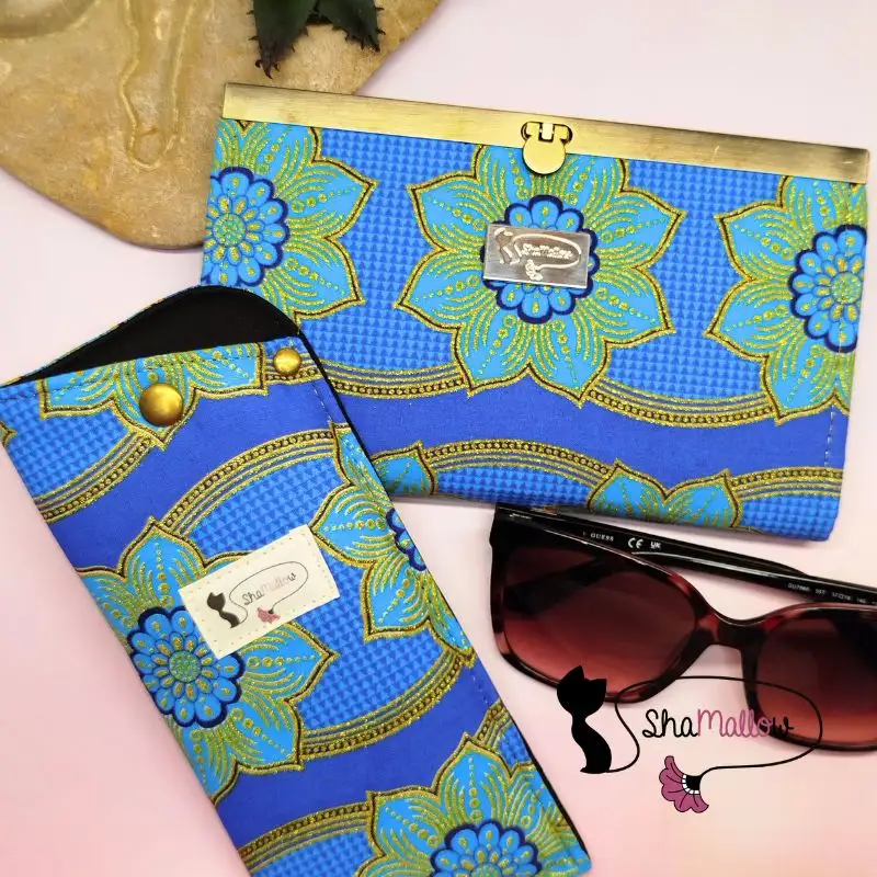 Etui à lunettes en tissu wax rosace bleu turquoise paillettes dorées (3)