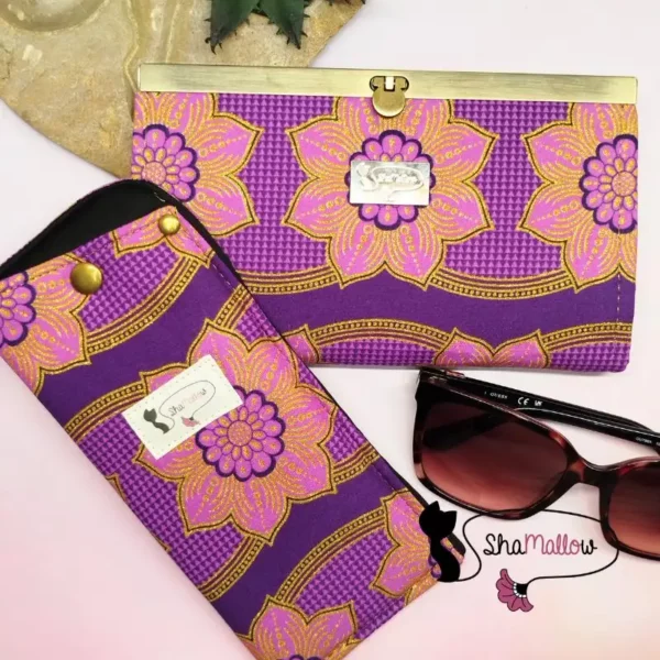 Etui à lunettes en wax rosace rose fuchsia et paillettes dorées – Image 3
