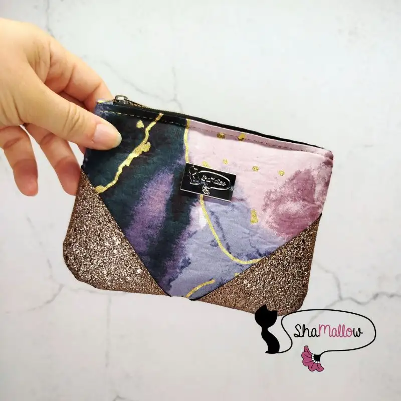Portemonnaie ou mini trousse en cuir synthétique et wax marbré gris et rose