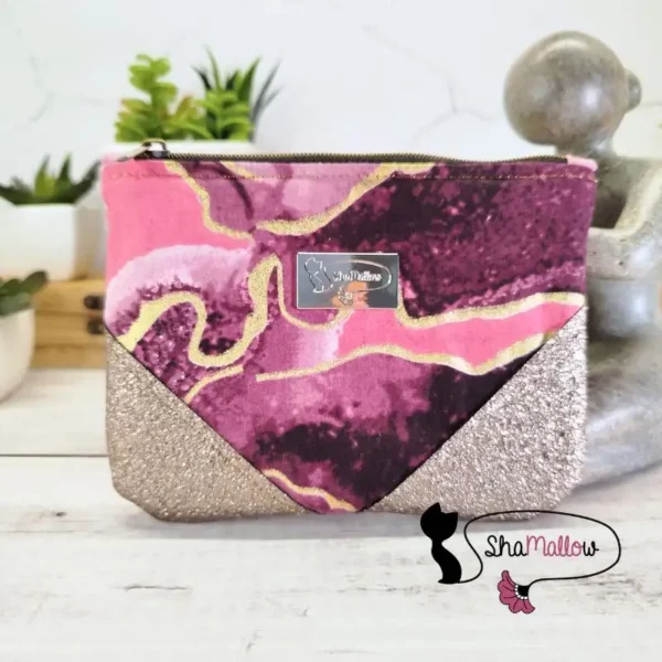 Portemonnaie ou mini trousse en cuir synthétique et wax marbré rose – Image 3