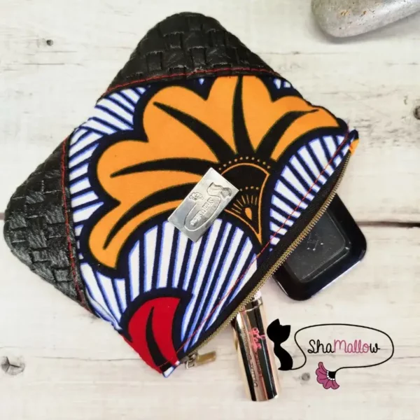Portemonnaie ou mini trousse en cuir synthétique et wax fleur de mariage jaune et rouge – Image 2