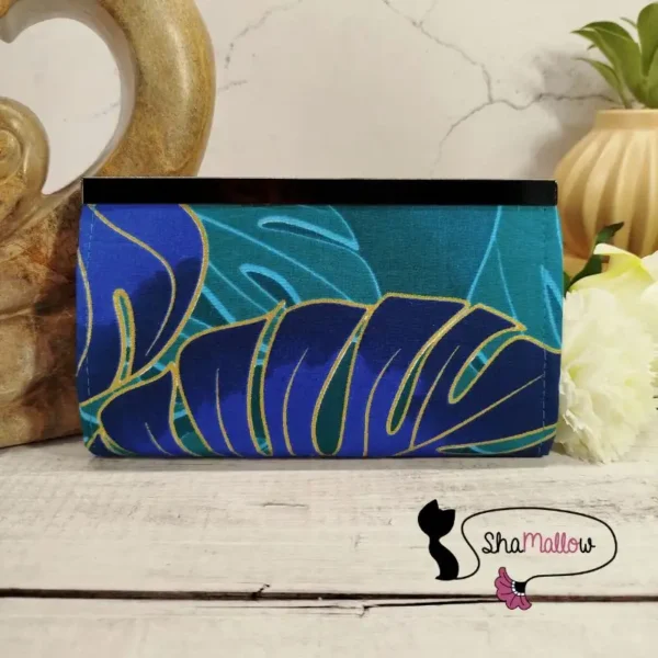 Portefeuille en wax motif feuille de monstera bleu et vert – Image 4