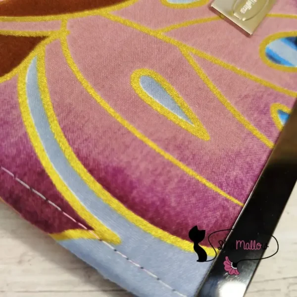 Portefeuille en wax motif feuille de monstera rose violet – Image 4