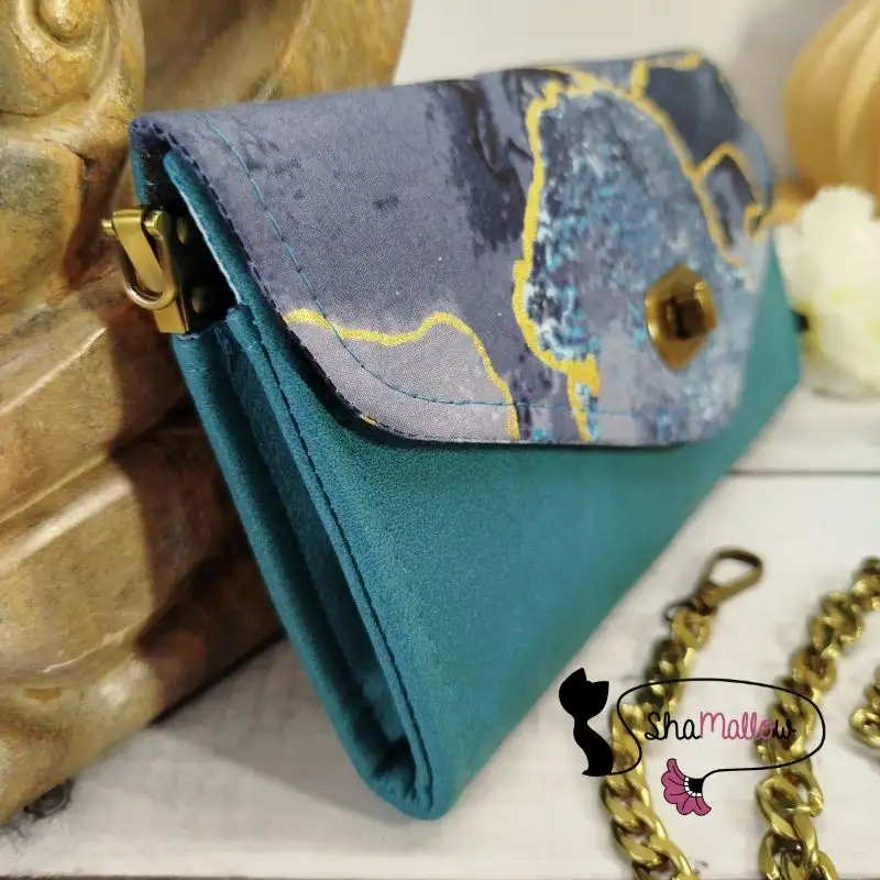Pochette de soirée en similicuir bleu turquoise et tissu wax marbré gris – Image 2