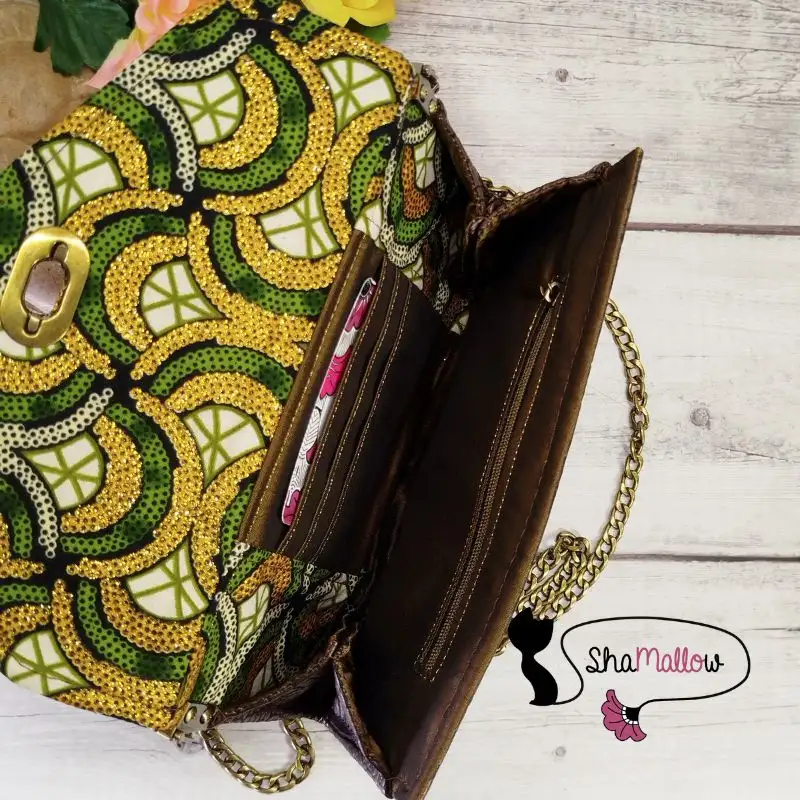 Pochette de soirée en similicuir croco bronze et wax géométrique vert à paillettes dorées – Image 4