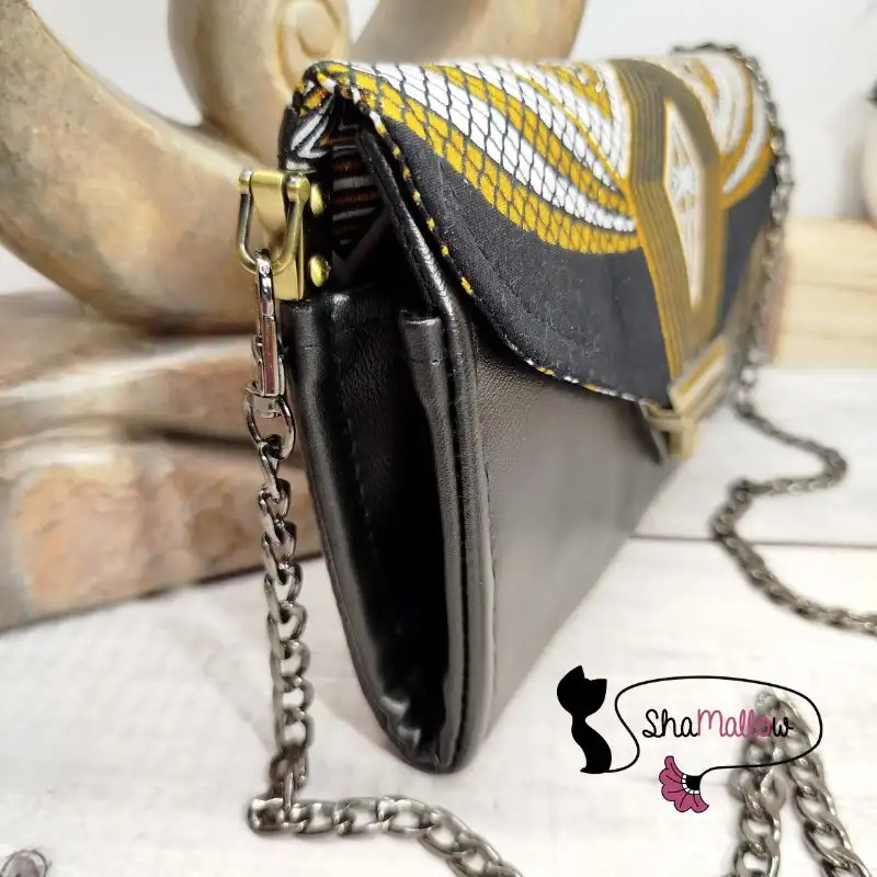 Pochette de soirée en similicuir noir & wax géométrique noir/blanc à paillettes dorées – Image 2