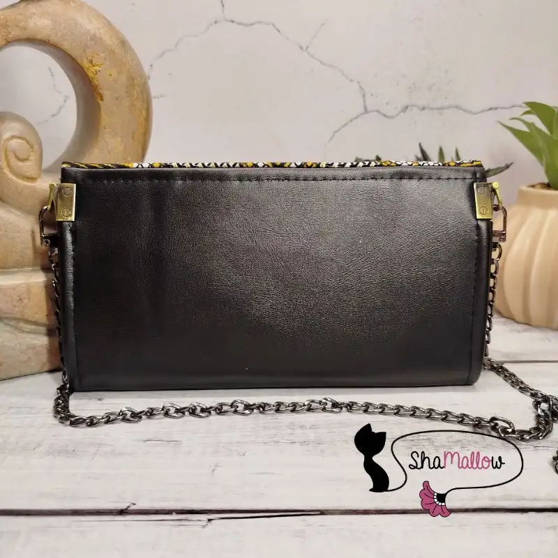 Pochette de soirée en similicuir noir & wax géométrique noir/blanc à paillettes dorées – Image 5