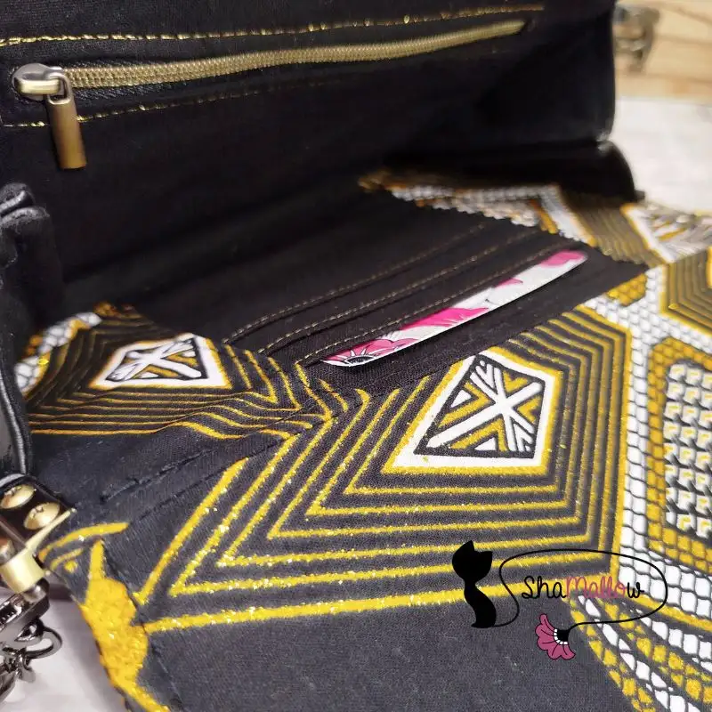 Pochette de soirée en similicuir noir & wax géométrique noir/blanc à paillettes dorées – Image 4