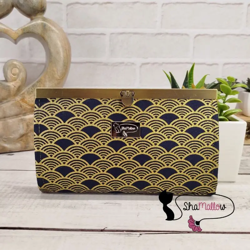 Portefeuille compagnon femme bleu marine motif écailles dorées fait main Shamallow